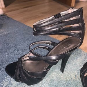 Guess by Marciano size 6 1/2M black heel